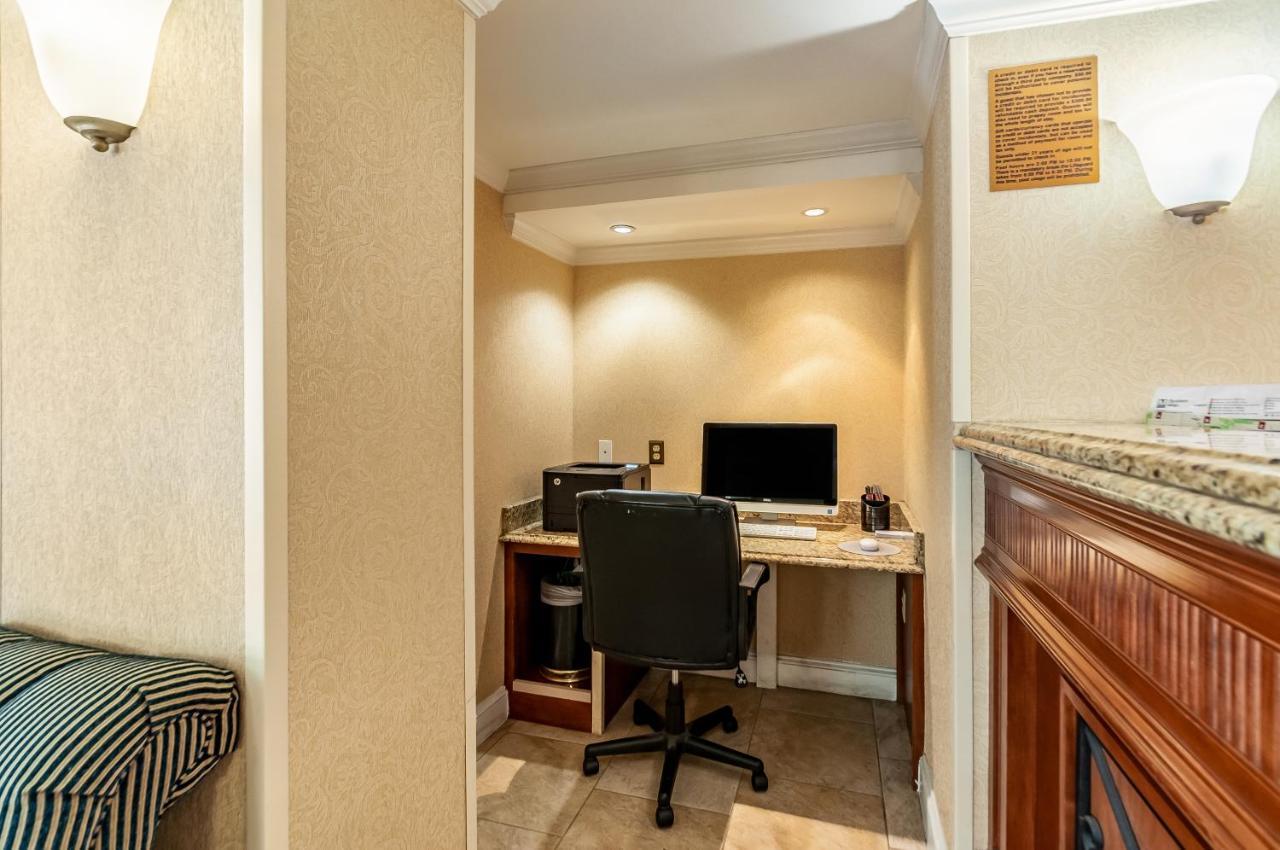 Quality Inn Iwo Jima Arlington Zewnętrze zdjęcie